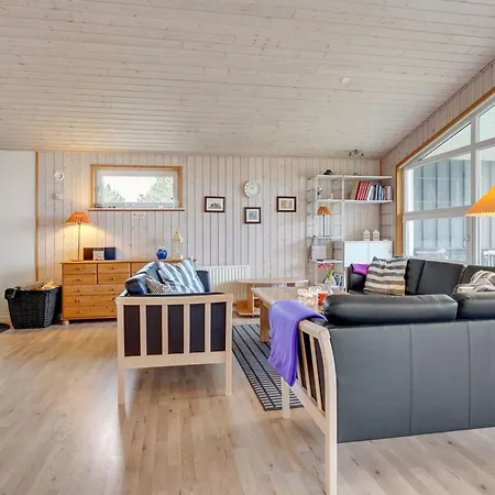 Awenita - 50m To The Fjord By Interhome